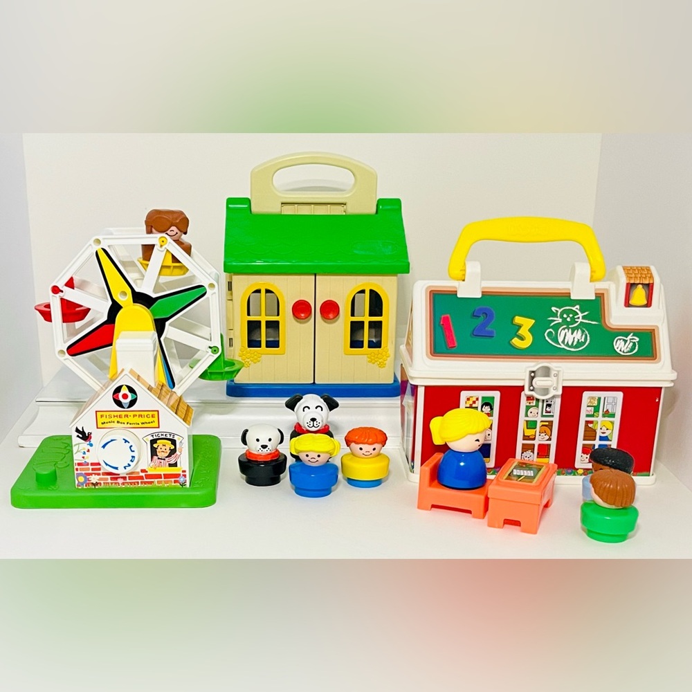 VTG Fisher-Price “Little People” Toy Lot